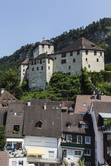 Ausblick vom Montforthaus Dach Richtung Schattenburg in Feldkirch