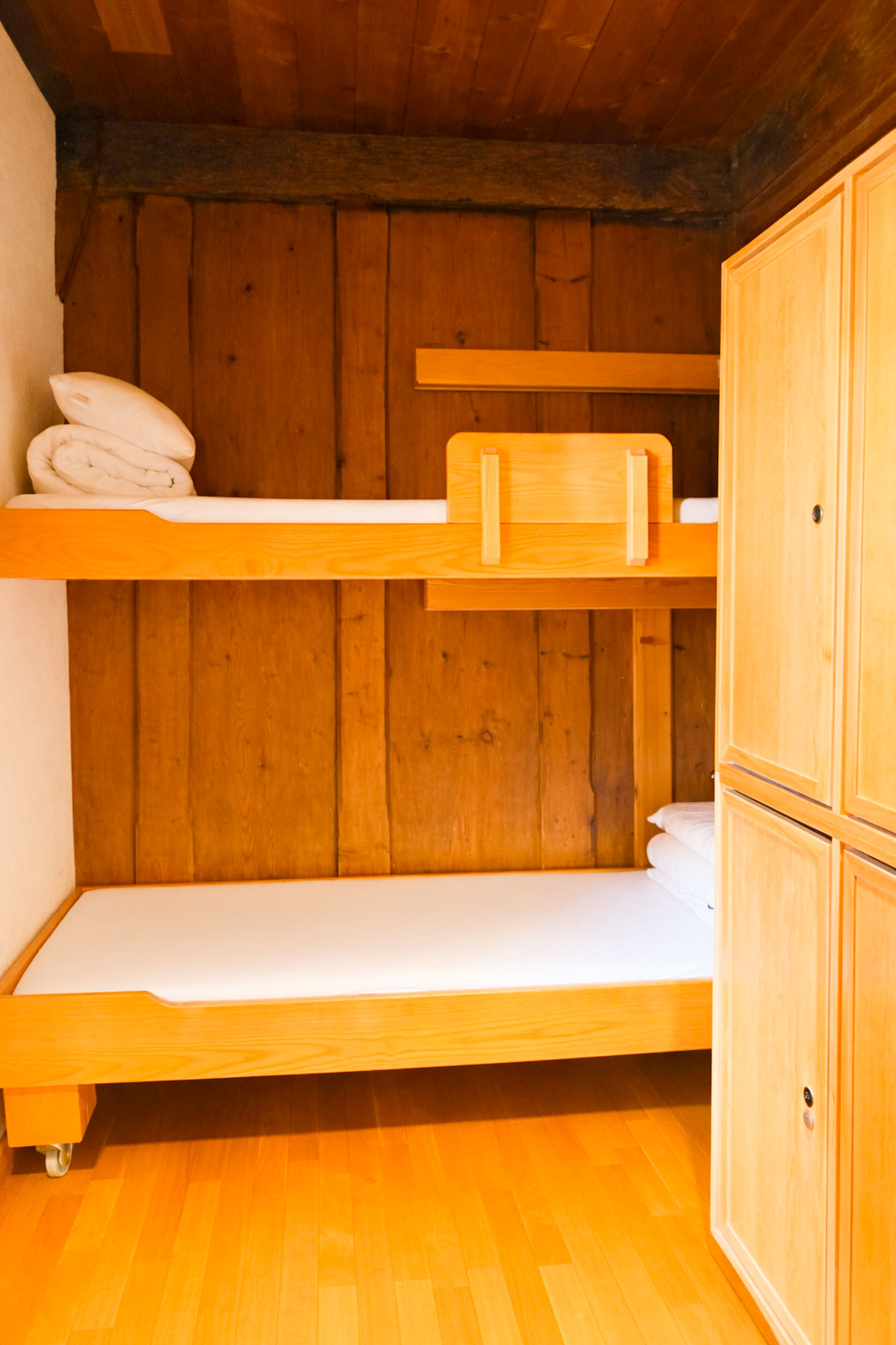 Zimmer Nummer 001 für 4 Personen mit 2 Stockbetten im Souterrain