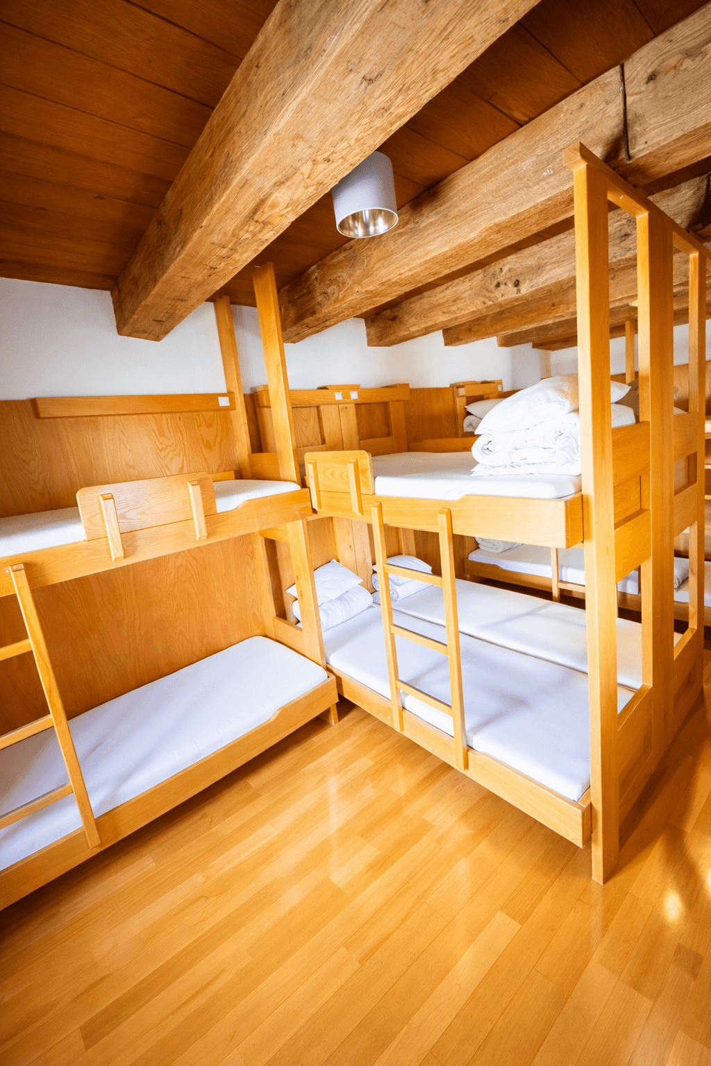 Zimmer Nummer 103 für 9 Personen mit Stockbetten im ersten Stock